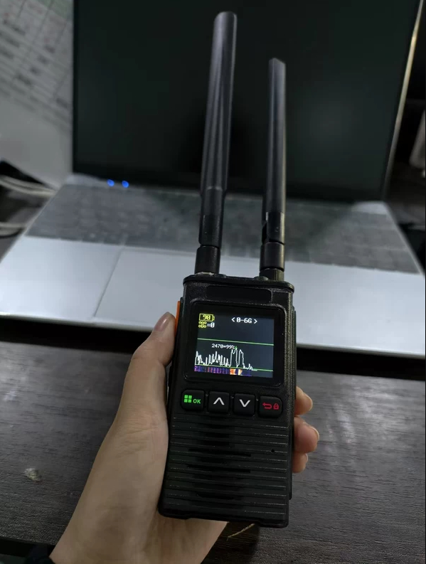 Handheld UAV Detector with 3-5km Range and GUI